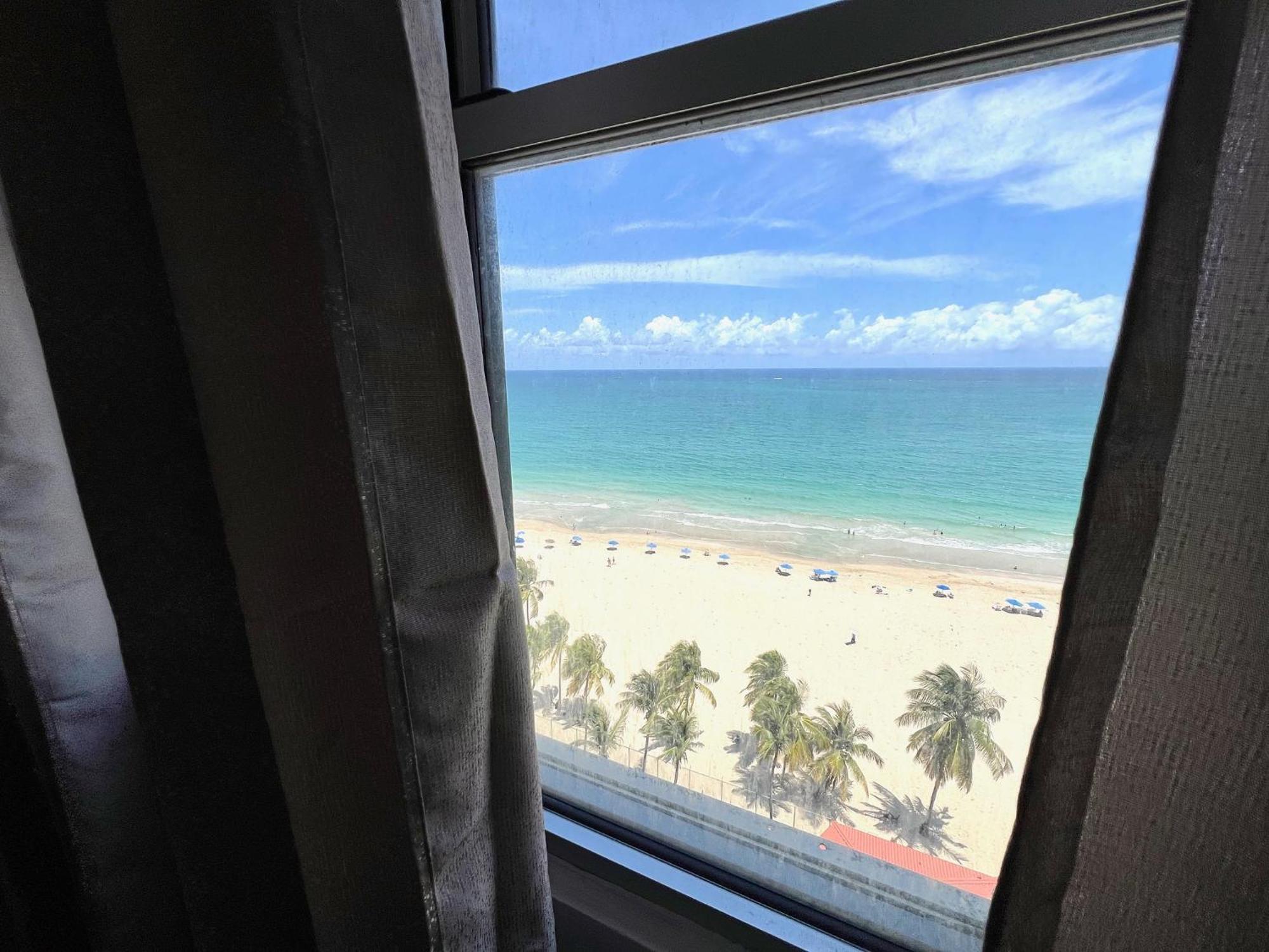 Gorgeous Ocean View 1Br W/Beach Acess & Pool Lägenhet San Juan Exteriör bild