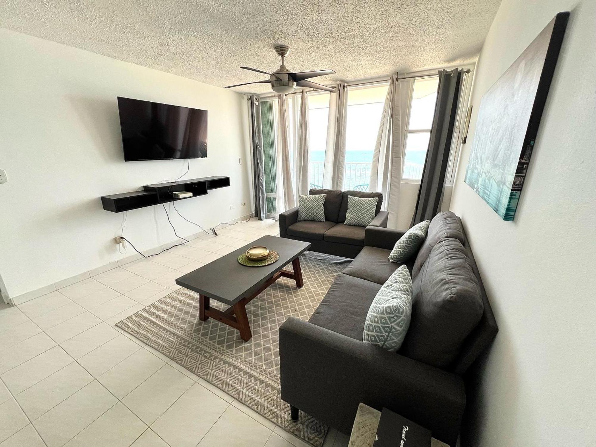 Gorgeous Ocean View 1Br W/Beach Acess & Pool Lägenhet San Juan Exteriör bild