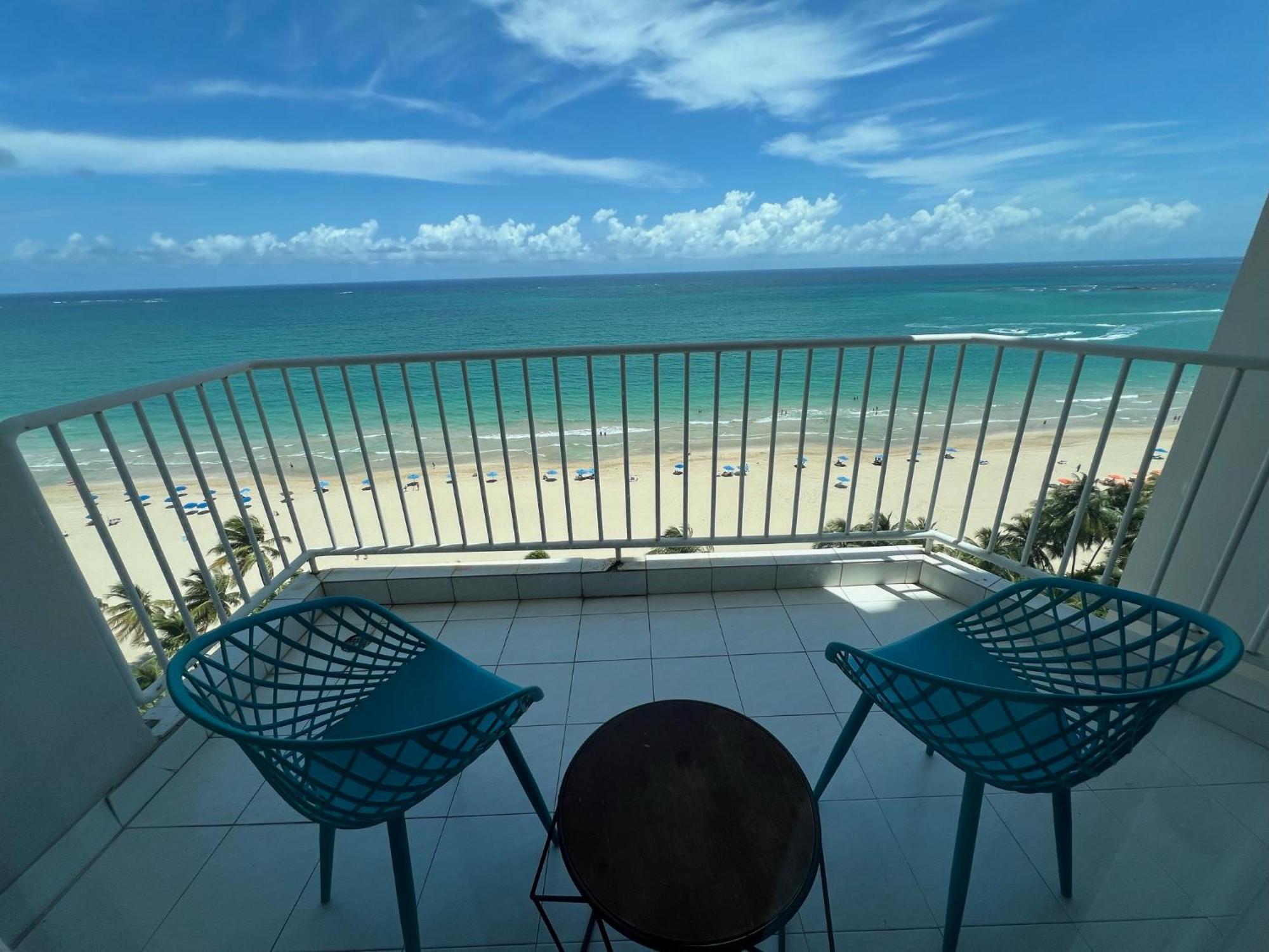 Gorgeous Ocean View 1Br W/Beach Acess & Pool Lägenhet San Juan Exteriör bild